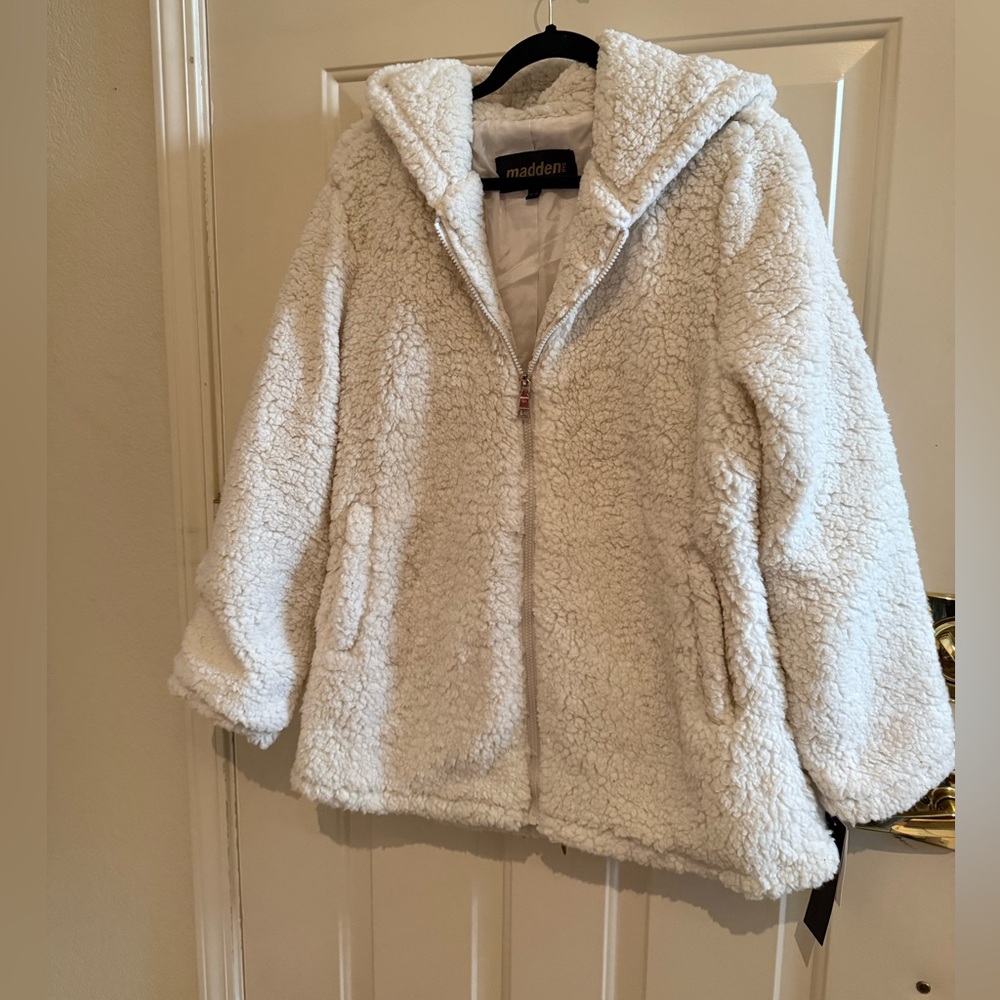 NEW Madden NYC Winter White Faux Fur Hooded Jacket - Size XL